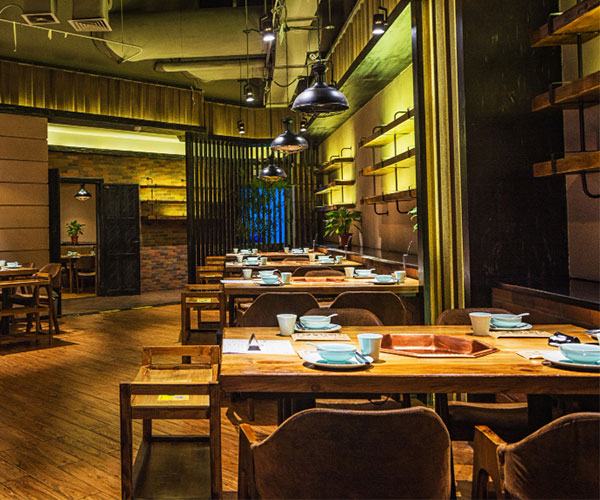 Elegant wine and dining experience at an Okanagan restaurant with premium food and wine pairing.