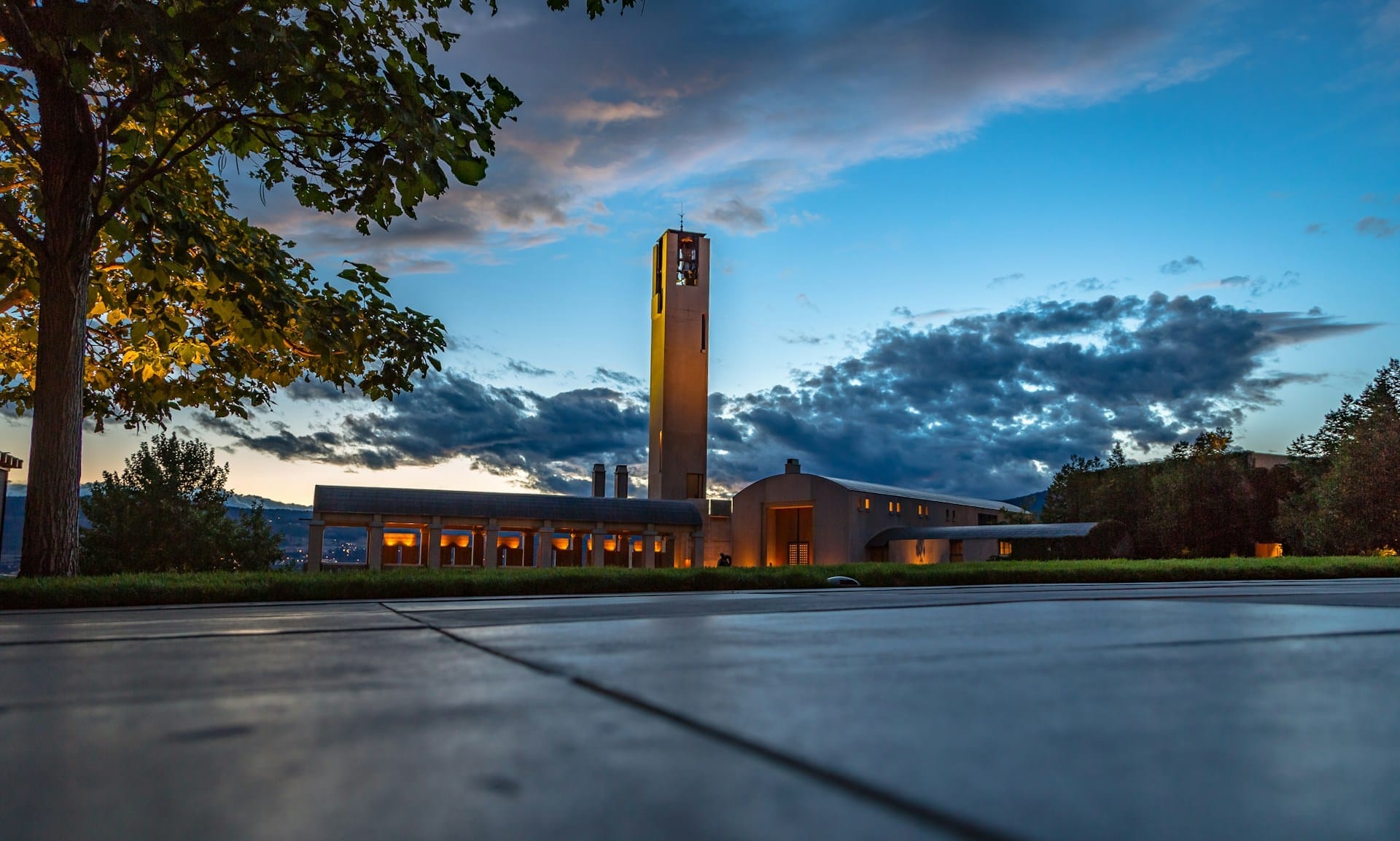 Winery marketing strategies to increase tasting room visits and wine club memberships